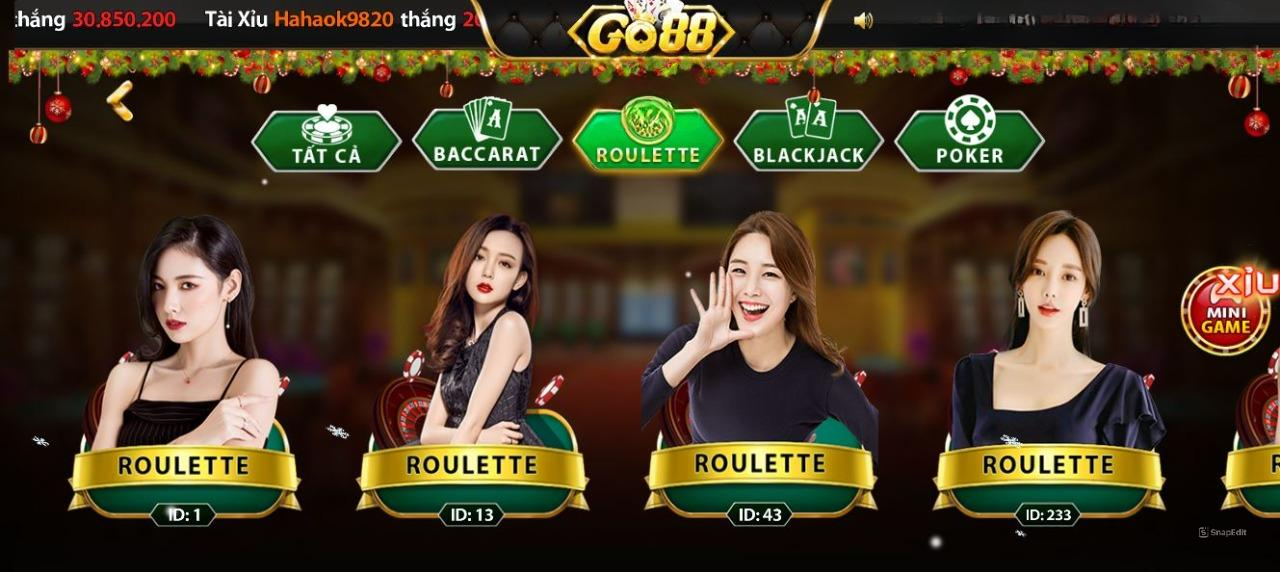 Trong Poker tại Go88 , các lá bài sẽ được lật ra từ từ qua từng vòng thay vì mở tất cả cùng một lúc. Mỗi ván bài gồm 4 vòng cược, và người sở hữu bộ bài mạnh nhất khi kết thúc ván sẽ giành chiến thắng. Quyết định thắng thua sẽ được đưa ra sau khi xem xét tất cả các lá bài, từ lá bài tẩy của mỗi người đến các lá bài chung.